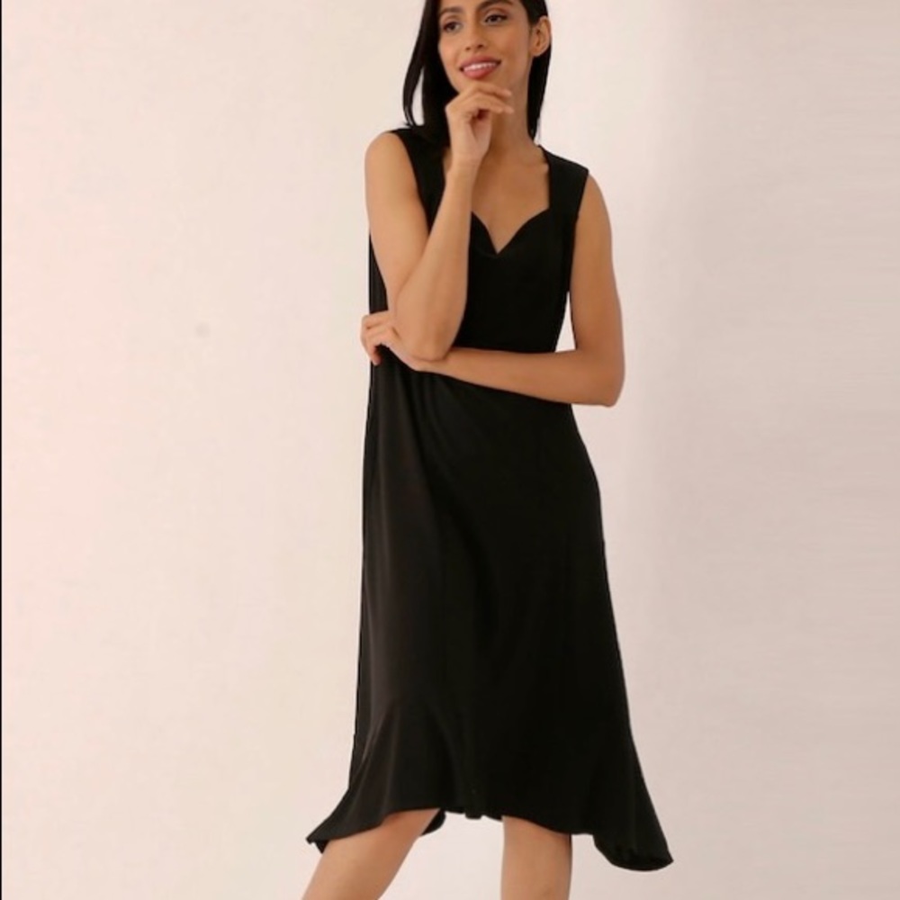 Marallis Fit & Flare Sleeveless Dress with Side Pockets